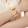 Bloeiende linnen bloemenarmband