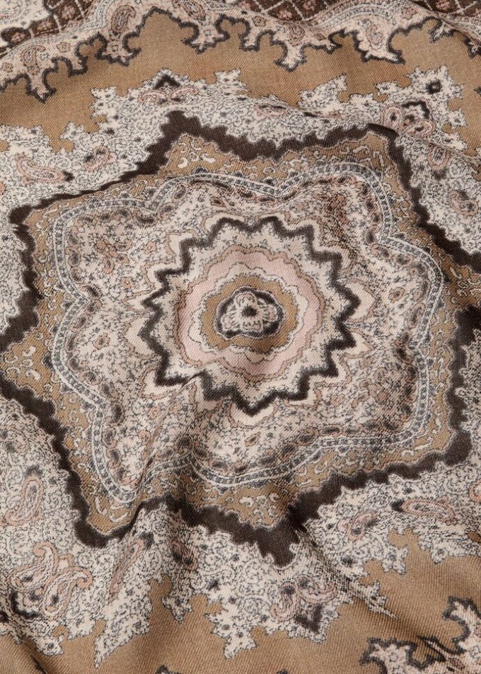 Bloemen Majolica Foulard 90 x 90