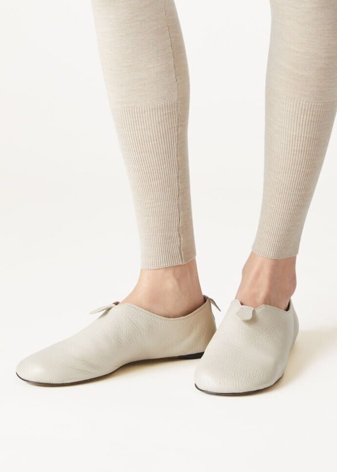 Zwevende platte loafer