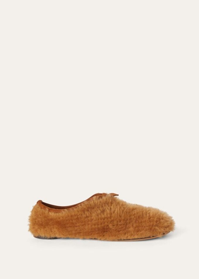 Zwevende platte loafer