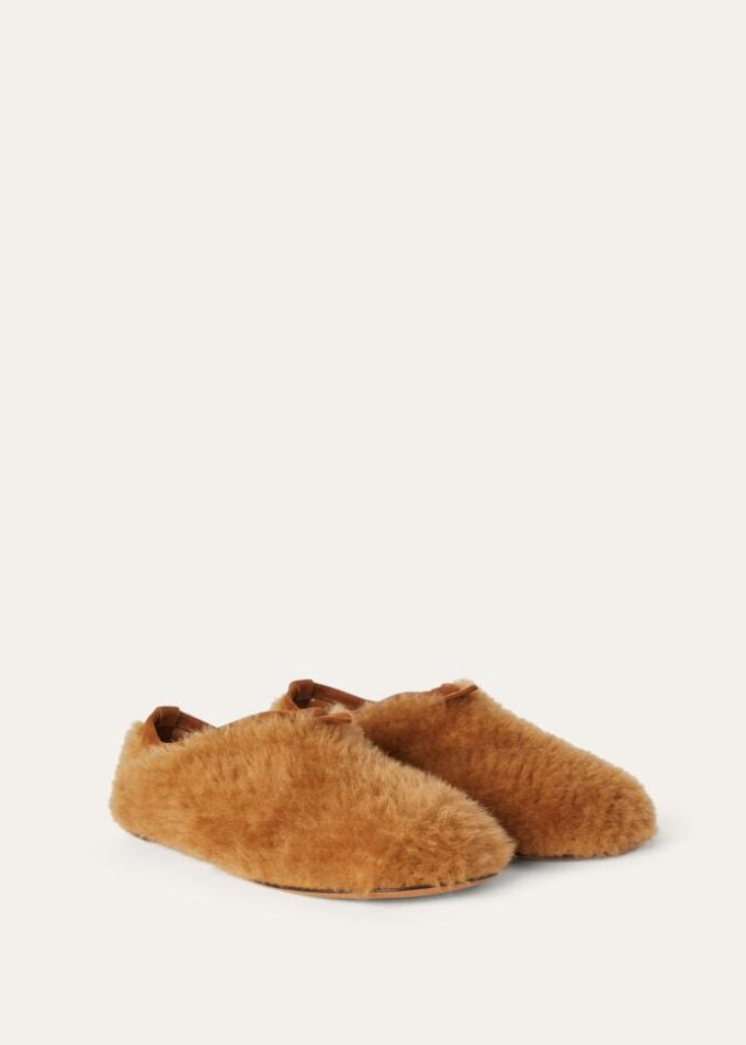 Zwevende platte loafer