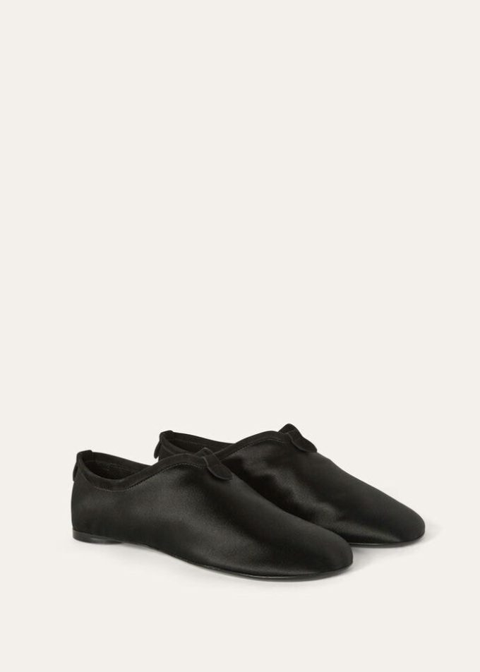 Zwevende platte loafer