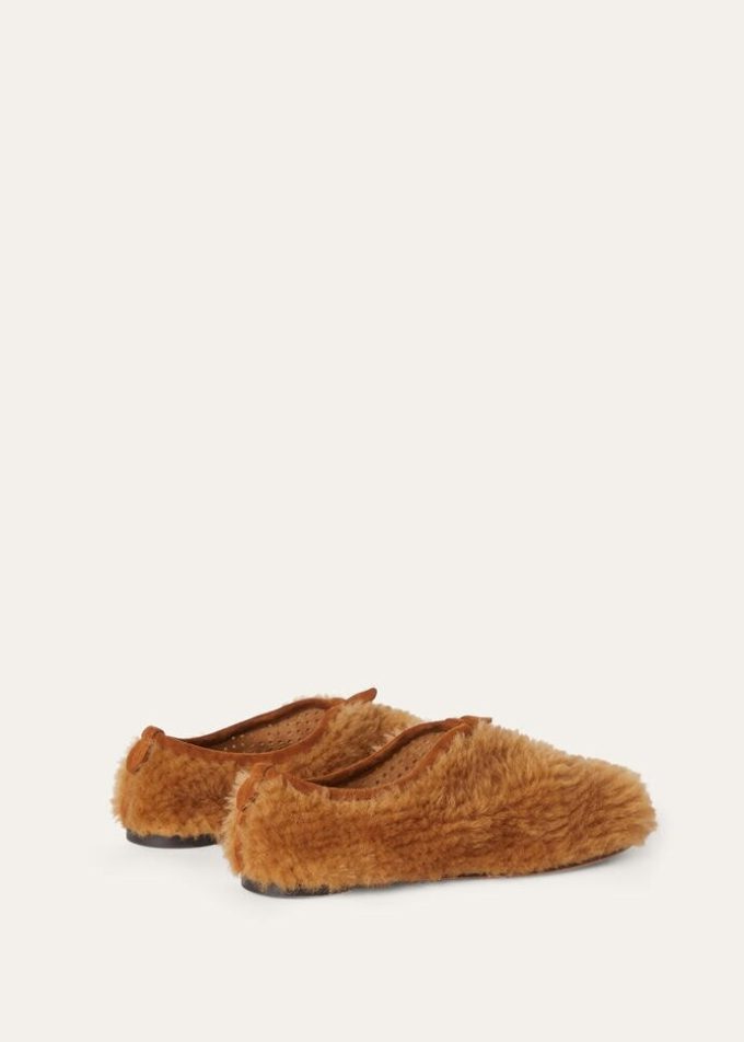 Zwevende platte loafer